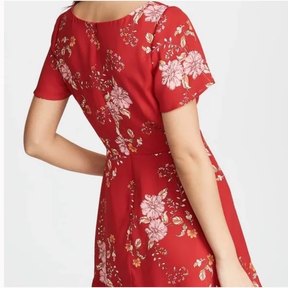 Red Floral Mini Dress with Flutter Sleeves & Ruffle Hem by BB Dakota - Size 6 - Picture 5 of 14
